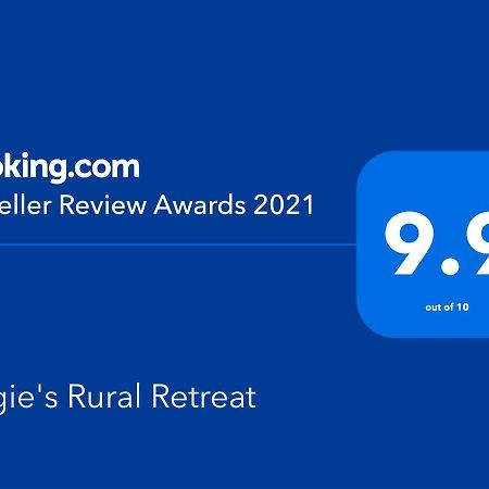 Angie'S Rural Retreat 호텔 Wainuiomata 외부 사진