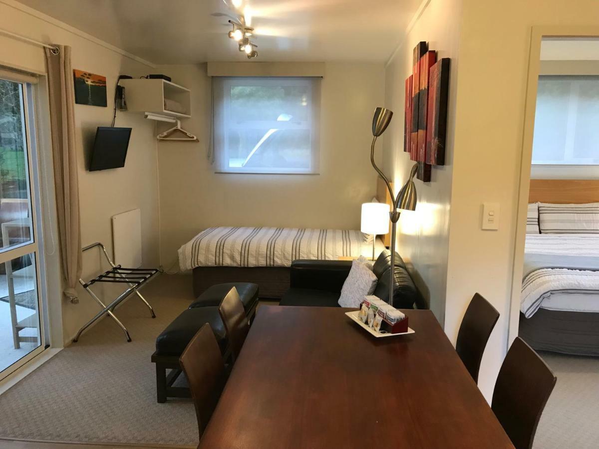 Angie'S Rural Retreat 호텔 Wainuiomata 외부 사진