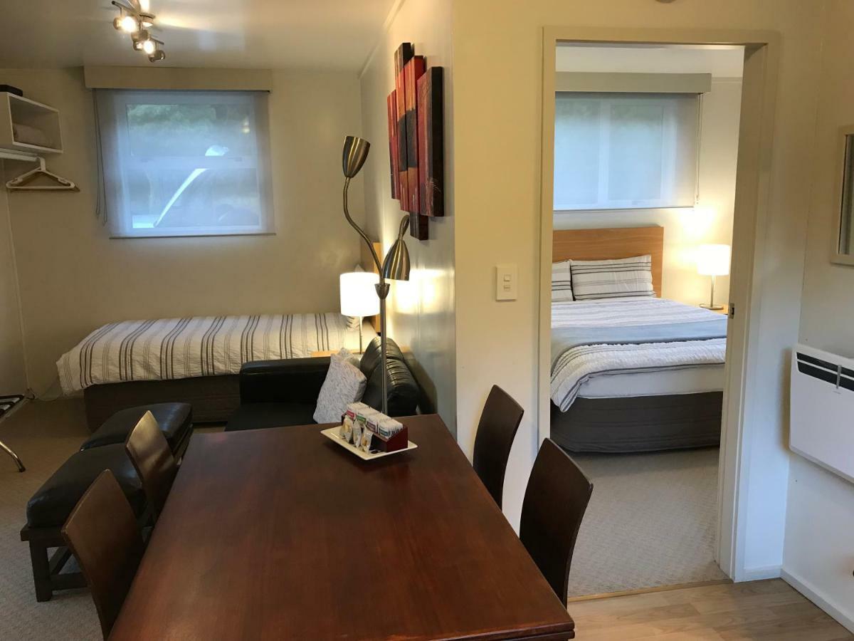 Angie'S Rural Retreat 호텔 Wainuiomata 외부 사진